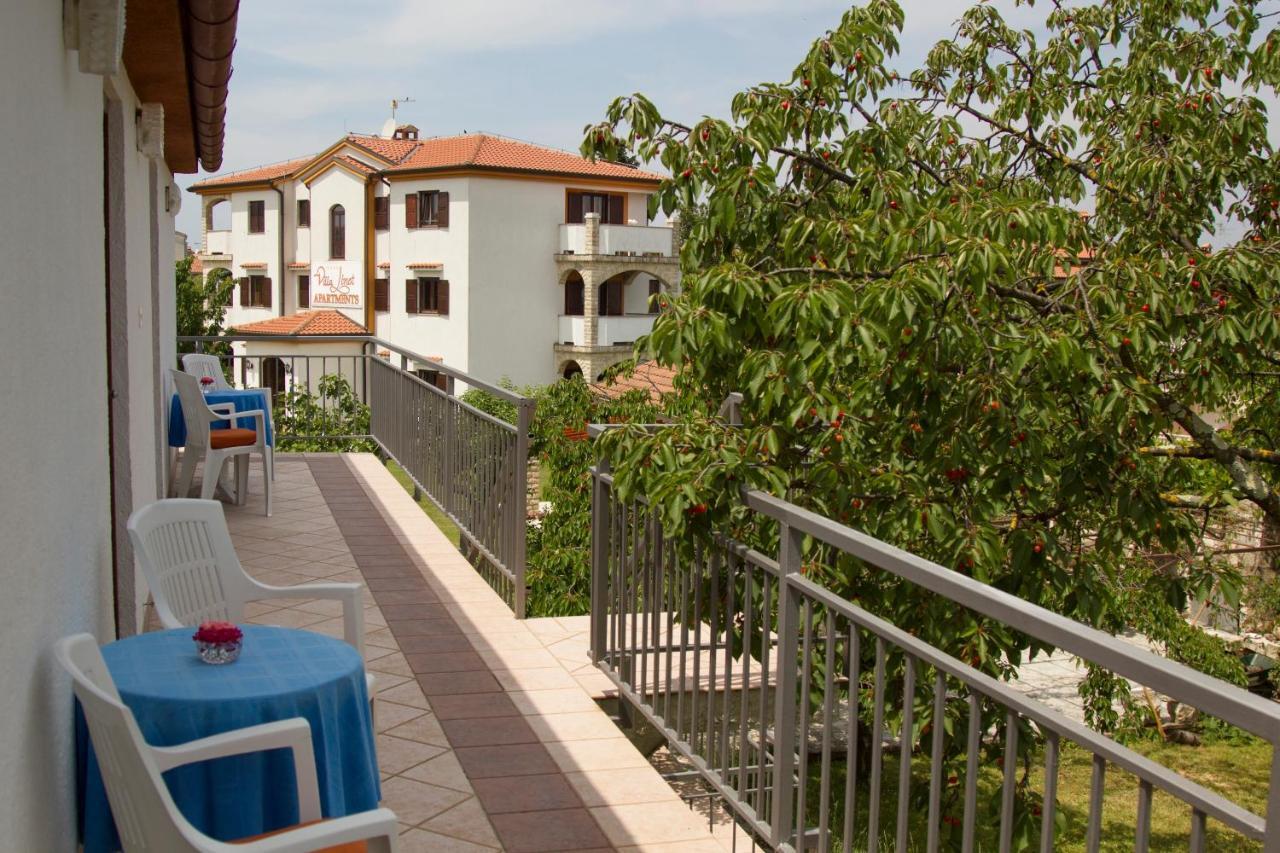Apartment La Roza Funtana Exterior photo